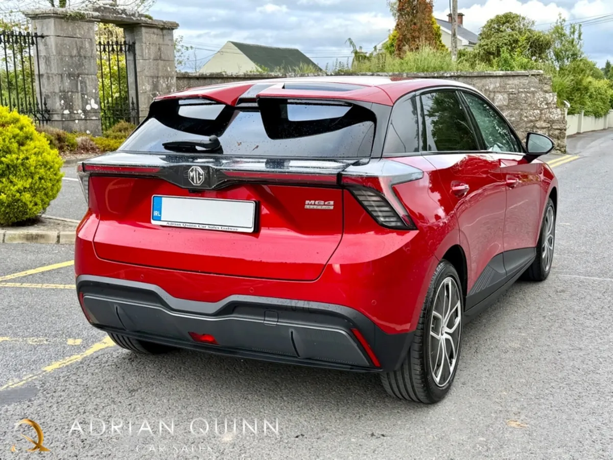 MG MG4 EXCLUSIVE TROPHY 64 KW 203 BHP 5DR AUTO LON - Image 5