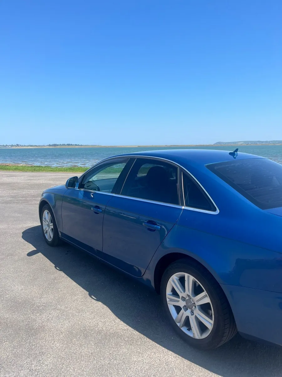 Audi A4 2009 - Image 2