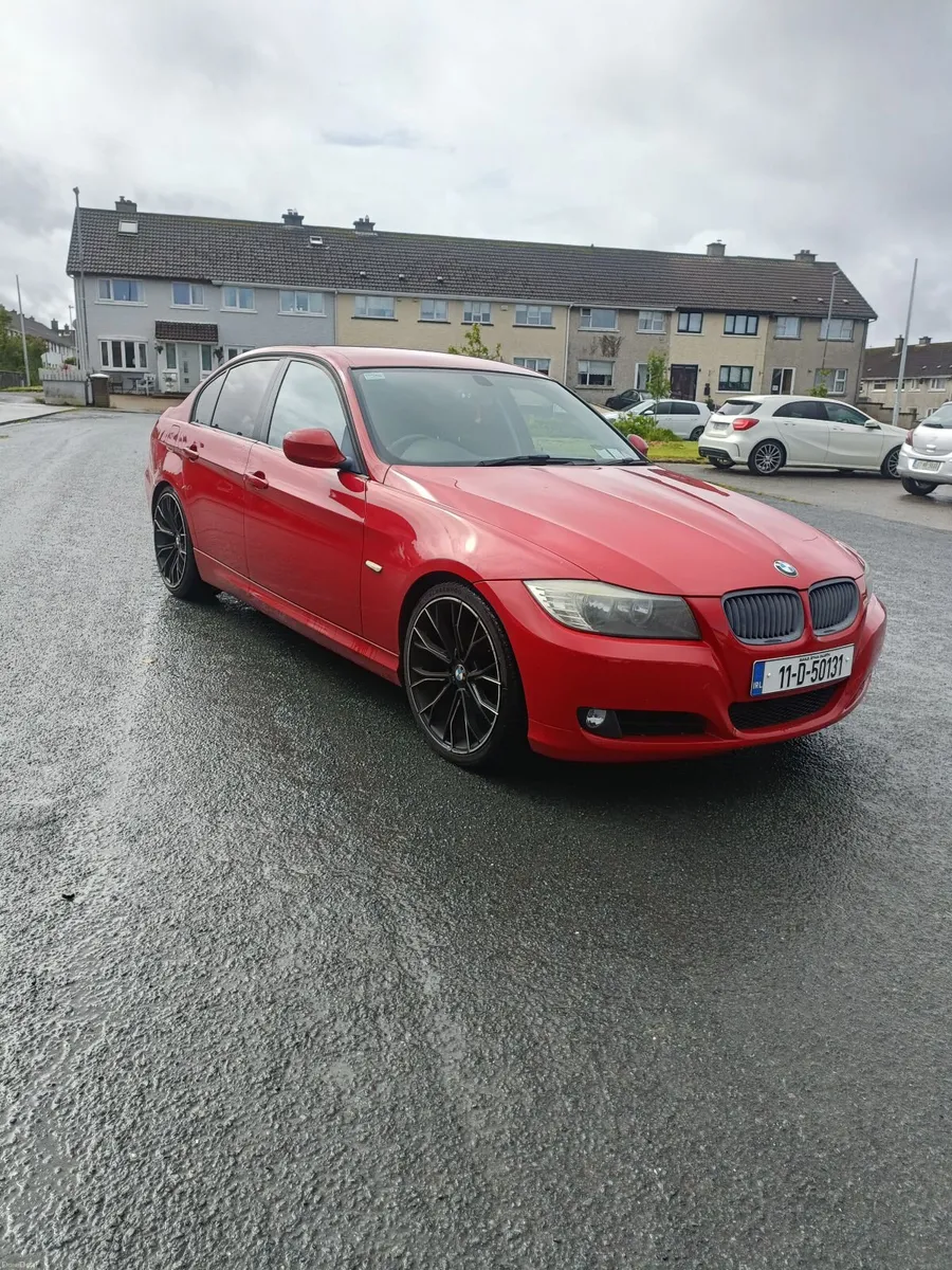 BMW 3-Series 2011 - Image 4