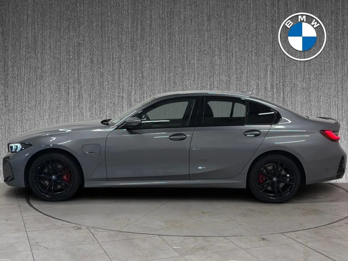 BMW 3-Series 330e M Sport PRO PACK - Image 4