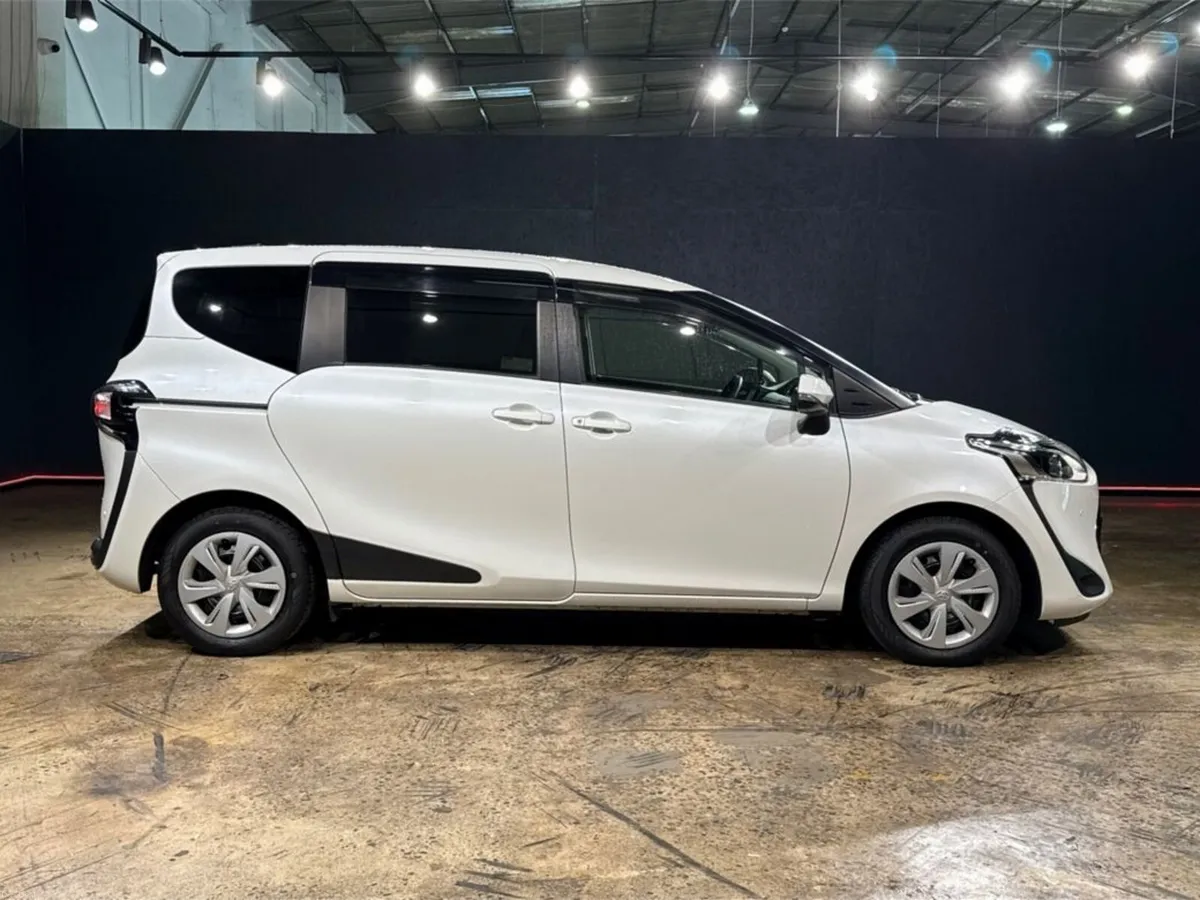 Toyota Sienta 1.5 HYBRID 7 SEATER - PUSH BUTTON ST - Image 3
