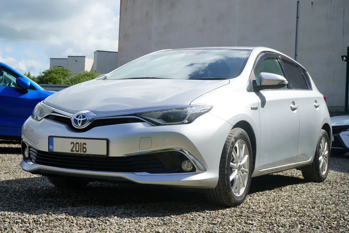 2016 Toyota Auris Hybrid - Image 6