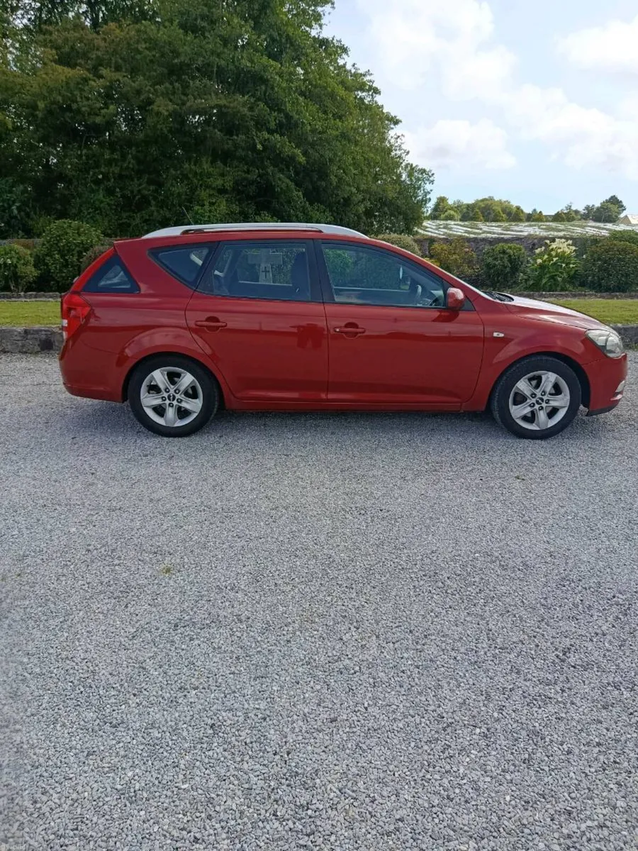 Kia Ceed SW 2011 Diesel - Image 1