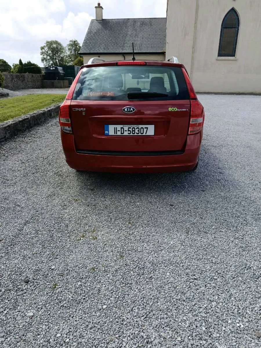 Kia Ceed SW 2011 Diesel - Image 3