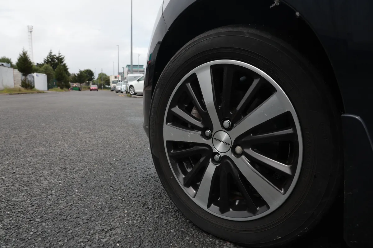HONDA FIT 2019 HYBRID BLACK - Image 4