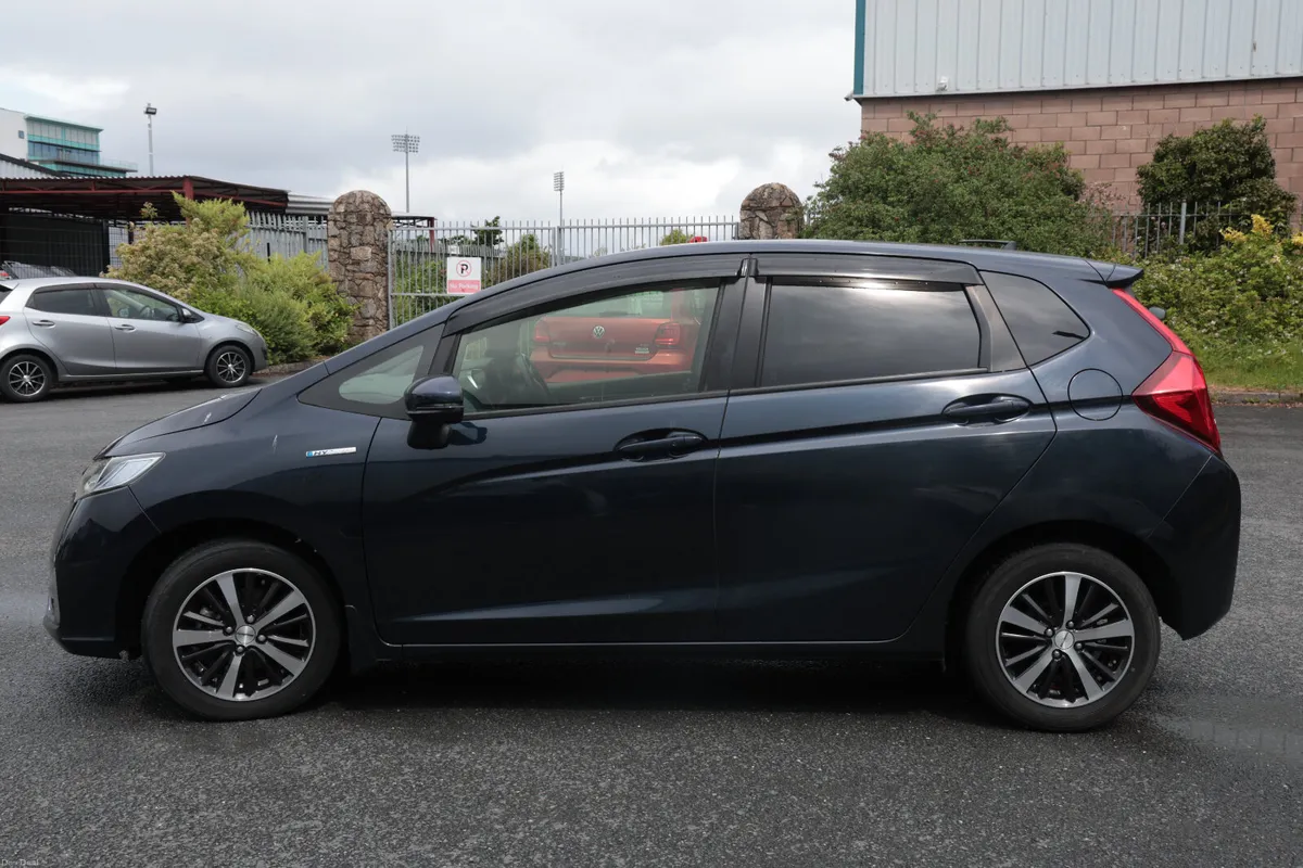 HONDA FIT 2019 HYBRID BLACK - Image 5