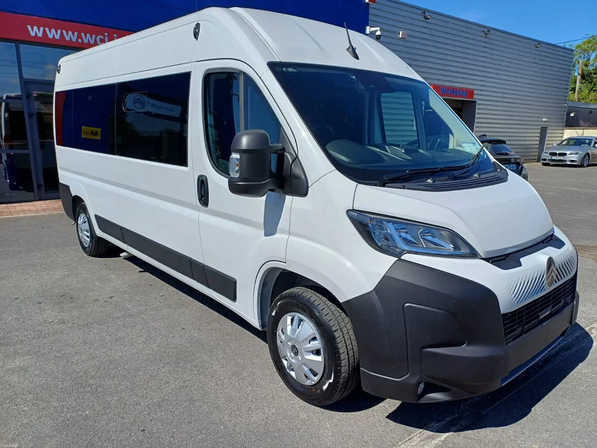 wheelchair accessible 9 seat minibus - Image 2