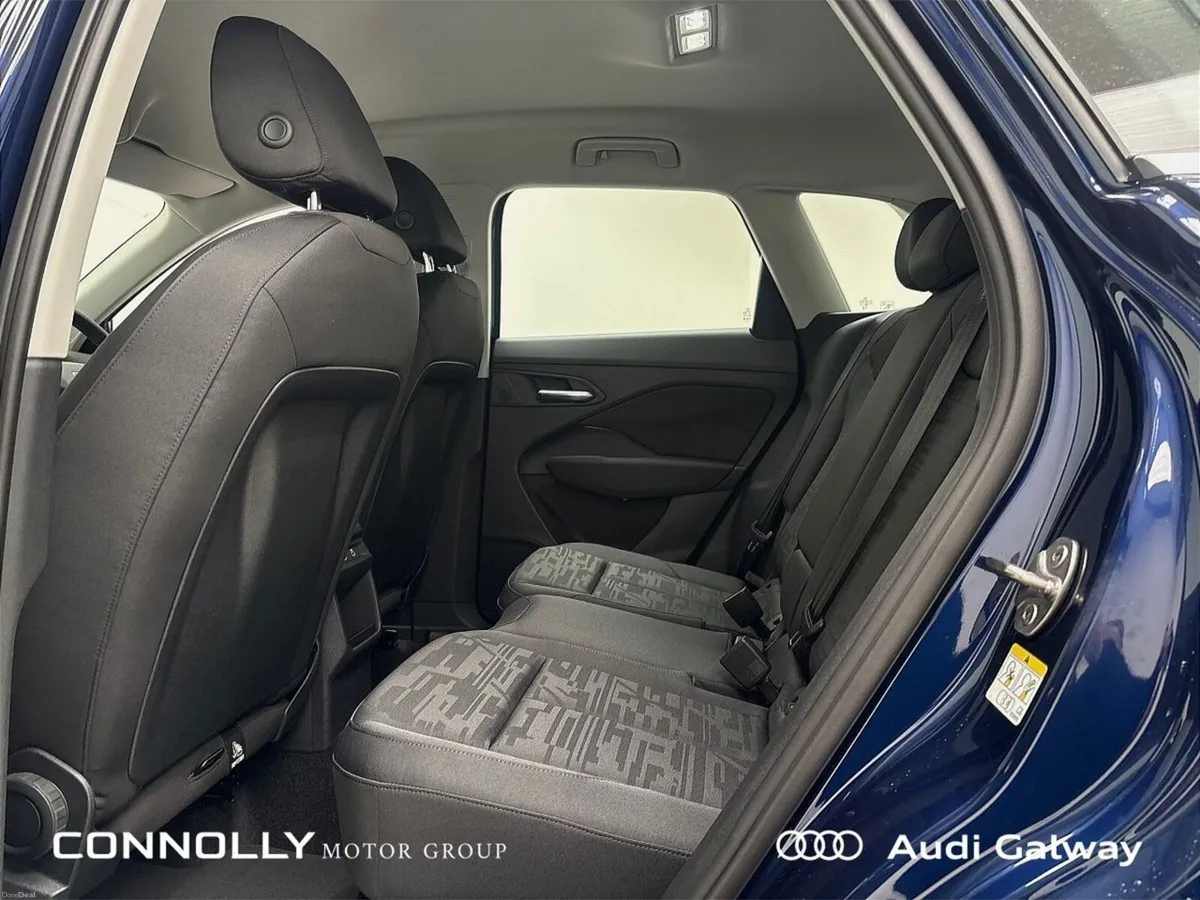 Audi Q3 €569 p/m - E-HYBRID SUV SE A/T - Image 6