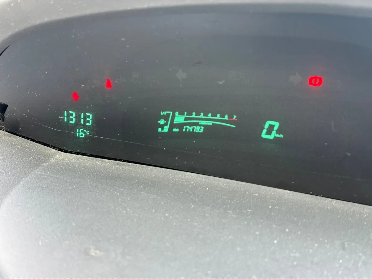 Toyota Yaris 2006 - Image 3