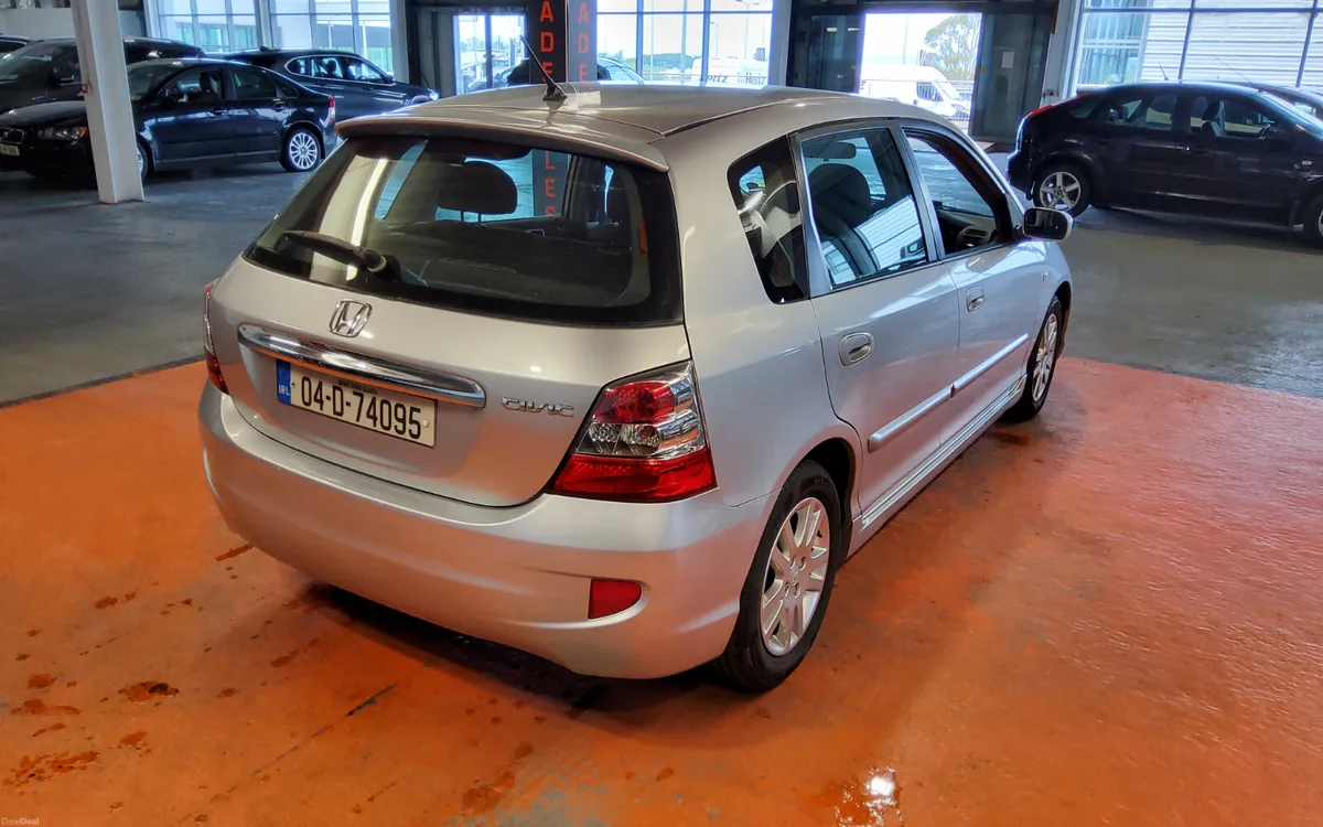 Honda Civic 2004 - Image 4