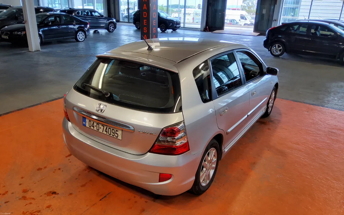 Honda Civic 2004 - Image 3