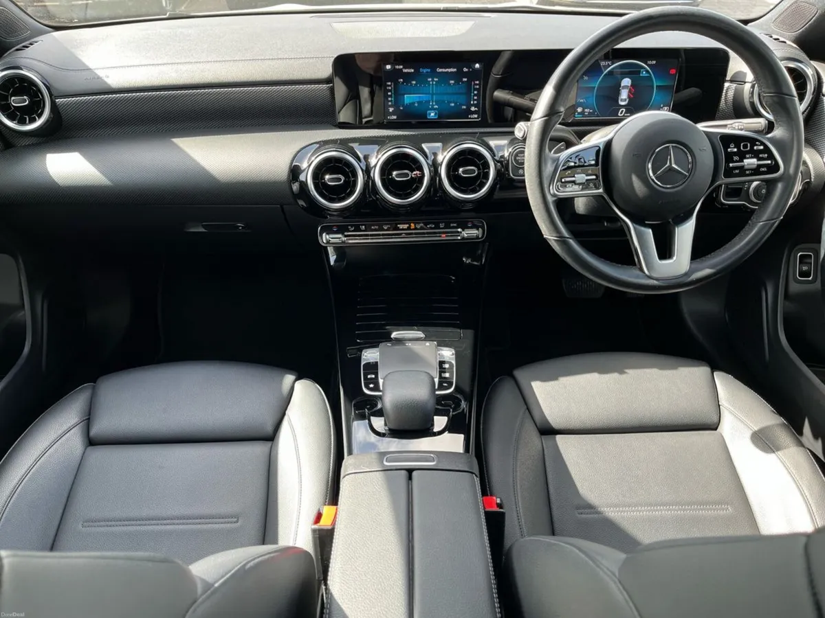 Mercedes-Benz CLA 180 Progressive Line Coupe **Low - Image 4
