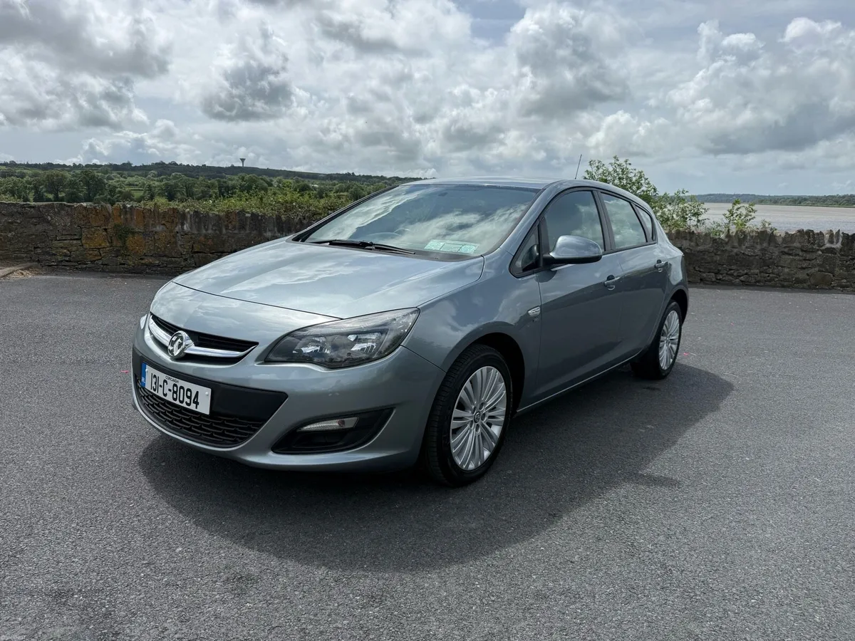 2013 Opel Astra - Image 1