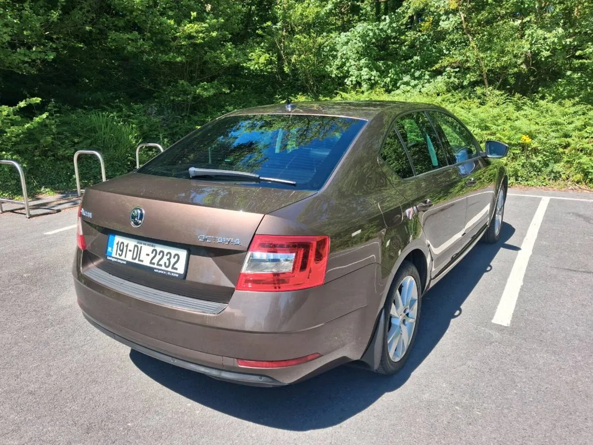 Skoda Octavia 2019 2.0 Diesel DSG automatic - Image 4