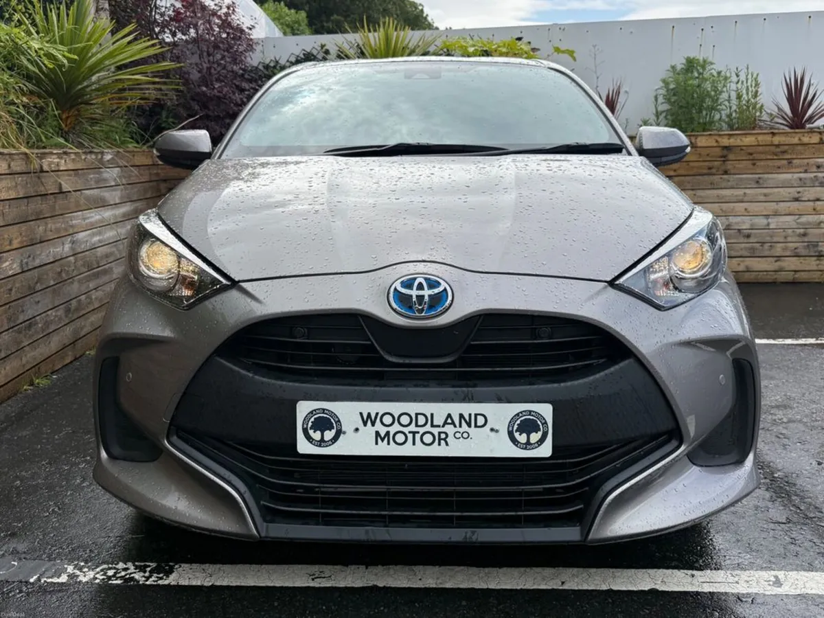 Toyota Yaris 1.5 HYBRID / X SPEC / TAX 150 (212 RE - Image 4