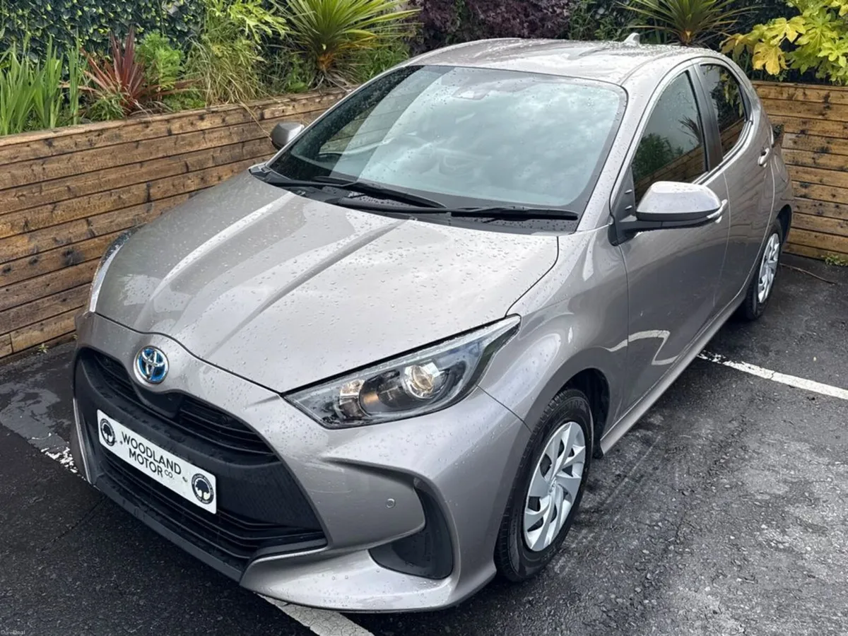 Toyota Yaris 1.5 HYBRID / X SPEC / TAX 150 (212 RE - Image 3