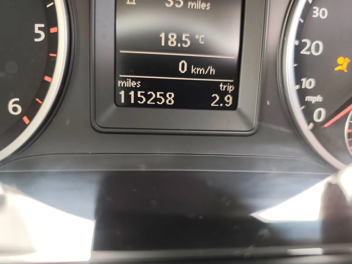 Volkswagen Tiguan 2010 - Image 6