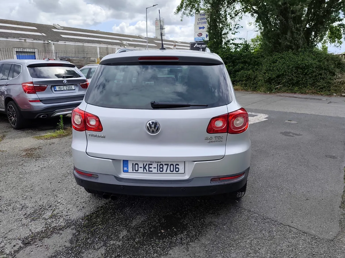 Volkswagen Tiguan 2010 - Image 4