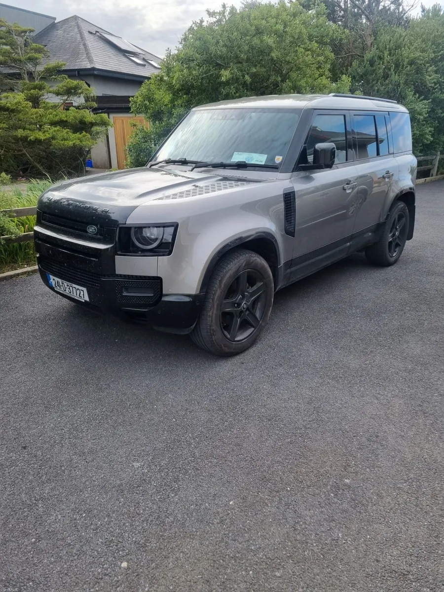 Land Rover Defender 2024 - Image 1