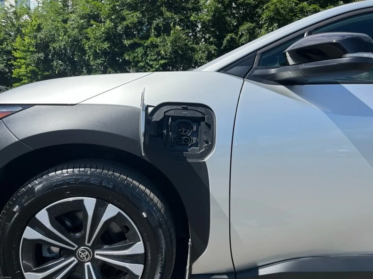 Toyota bZ4X SPORT FWD 11KW 4DR AUTO - Image 6