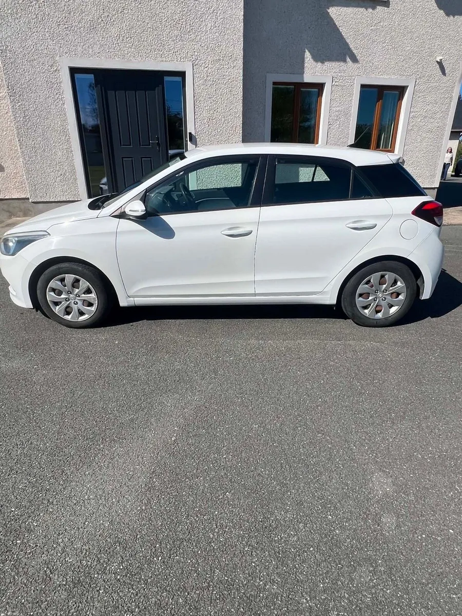 Hyundai i20 - Image 3