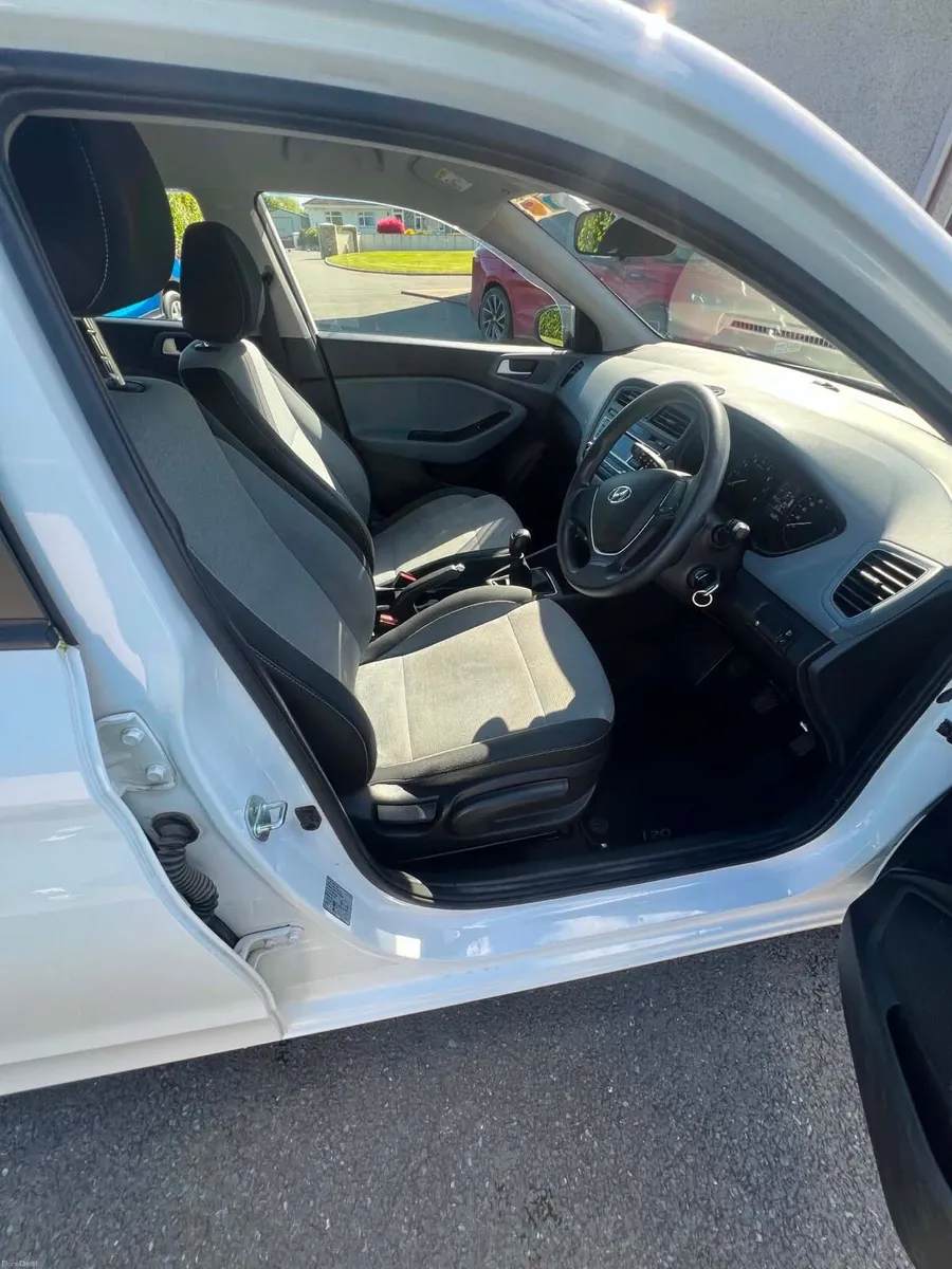 Hyundai i20 - Image 4
