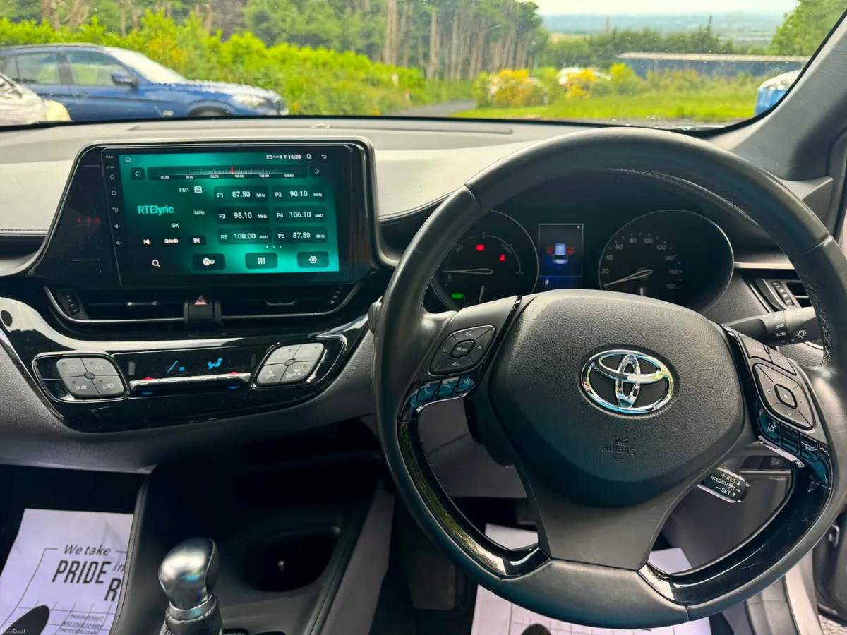 2017 Toyota C-HR immaculate condition - Image 4