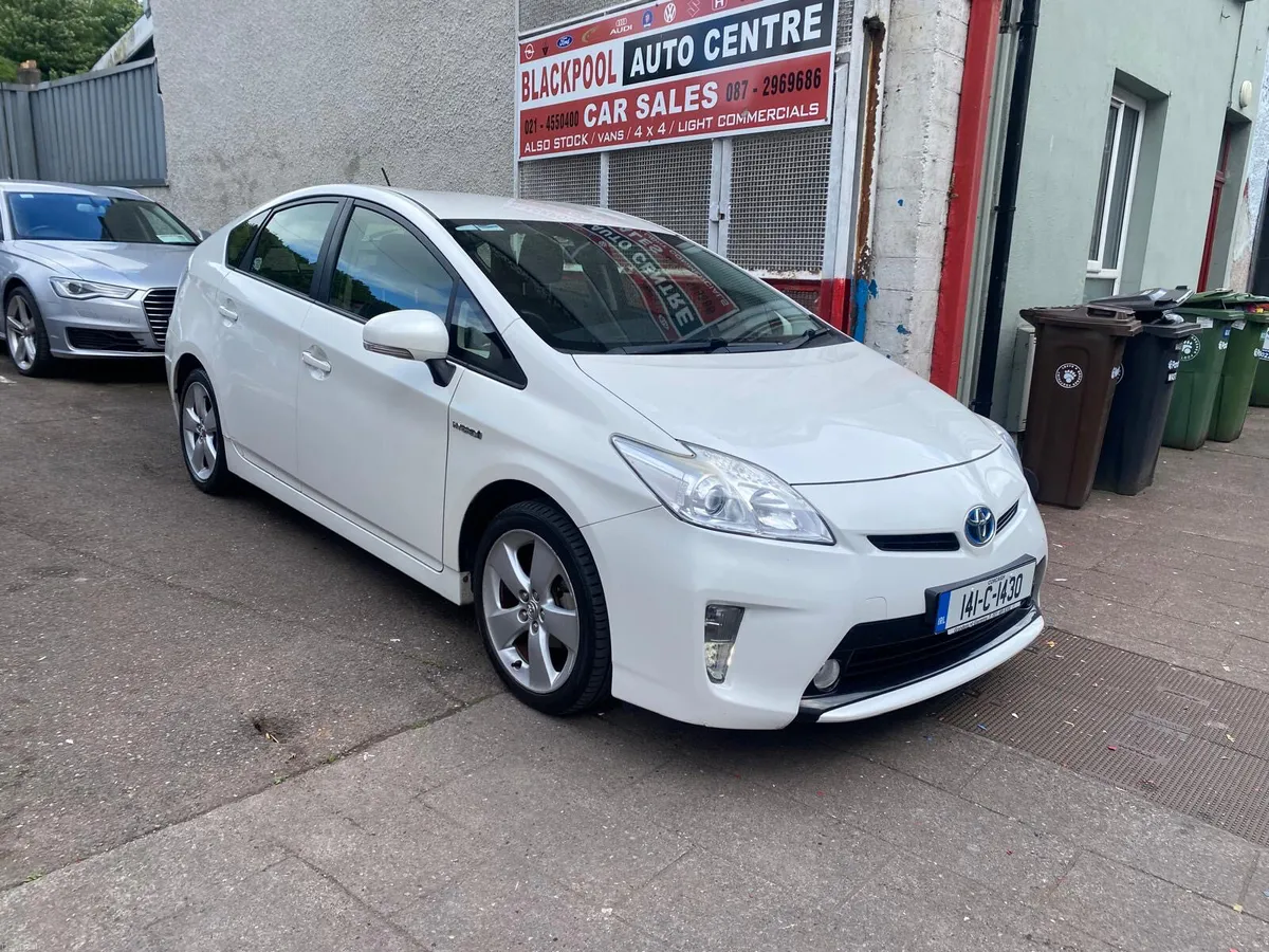 Toyota Prius 2014 - Image 2