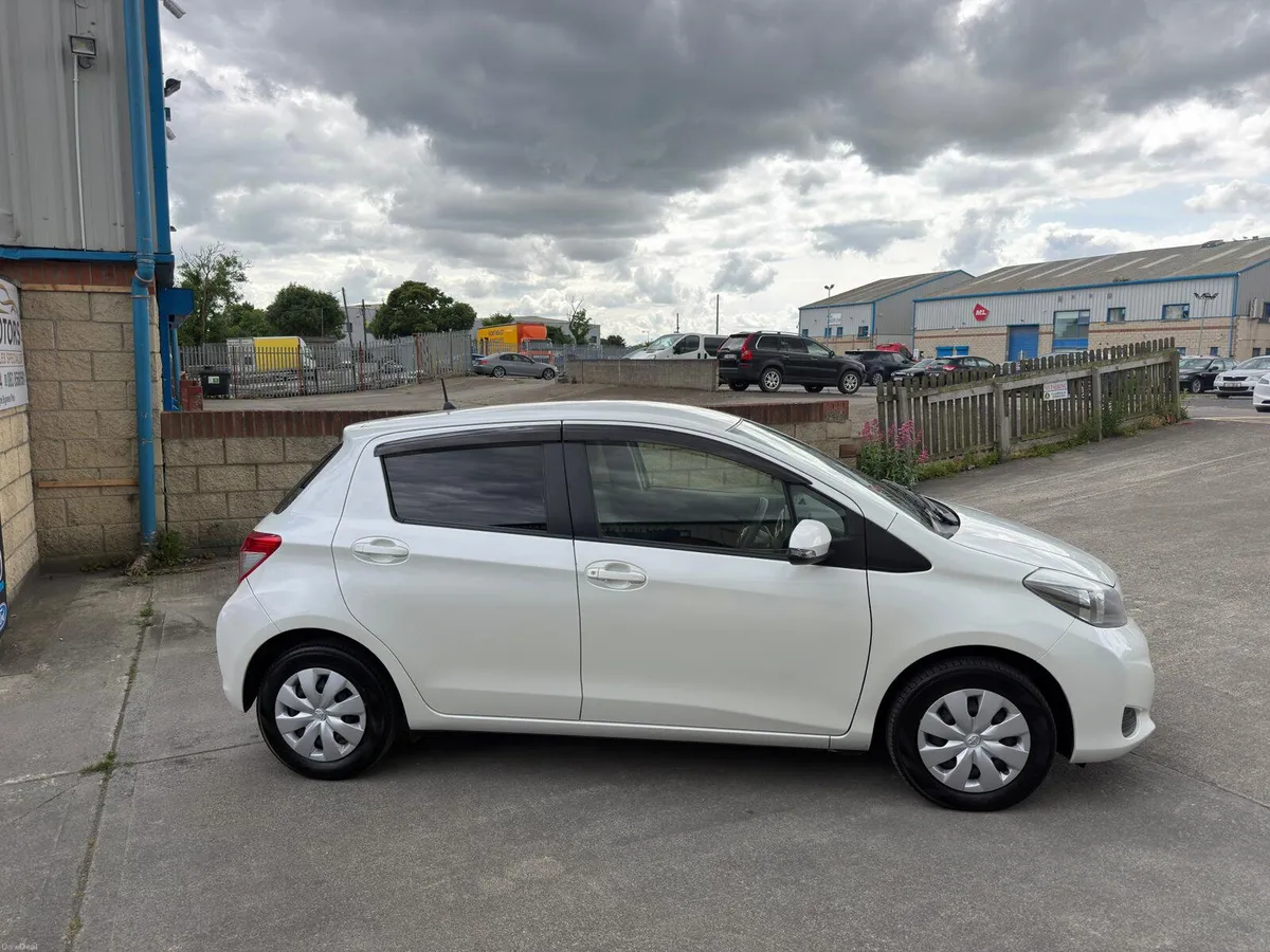 2013 TOYOTA VITZ WHITE AUTOMATIC FRESH NCT - Image 4