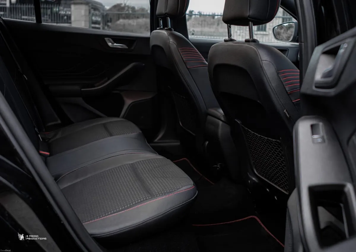 Ford Focus St-Line X 1.5D Manual - Image 3