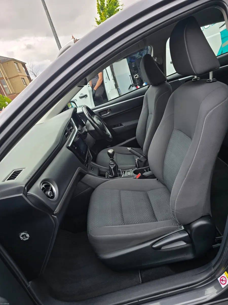 Toyota Corolla 2018 - Image 3