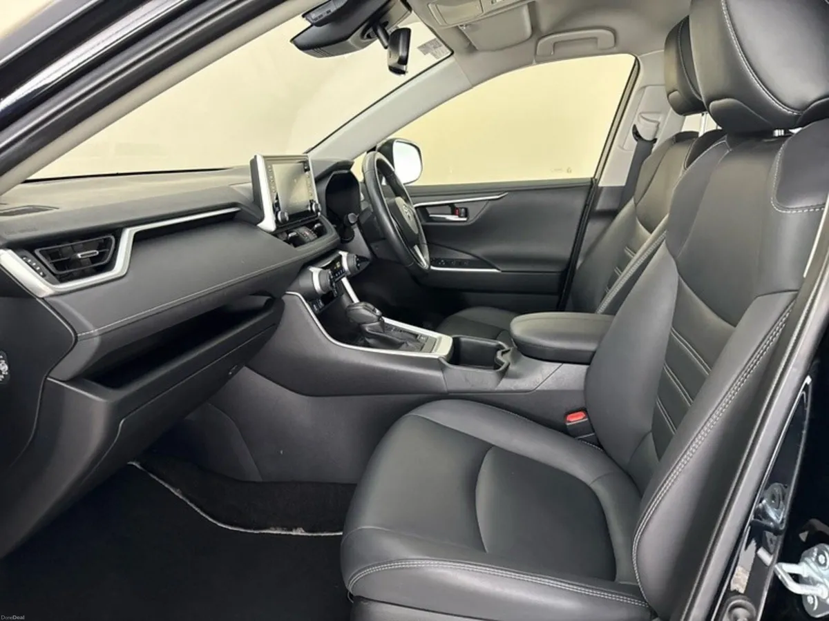 Toyota RAV4 HYBRID SOL - Image 6