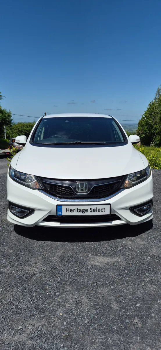 HONDA JADE 1.5 PETROL-HYBRID AUTOMATIC  6 SEATS - Image 2