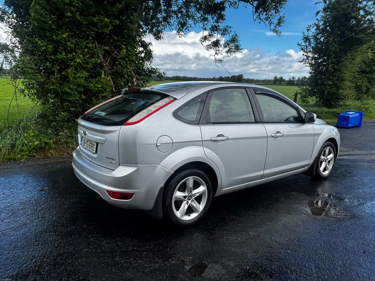 2010 Ford Focus - Image 4