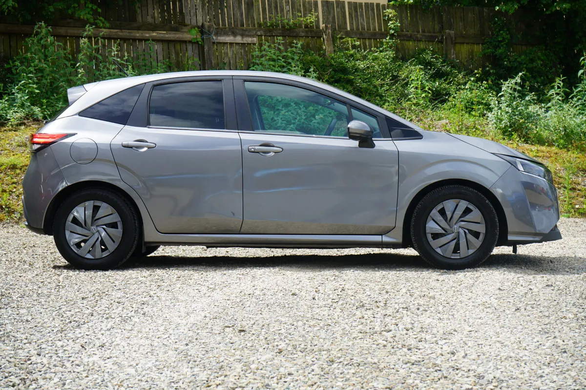 2022 Nissan Note E-Power - Image 2