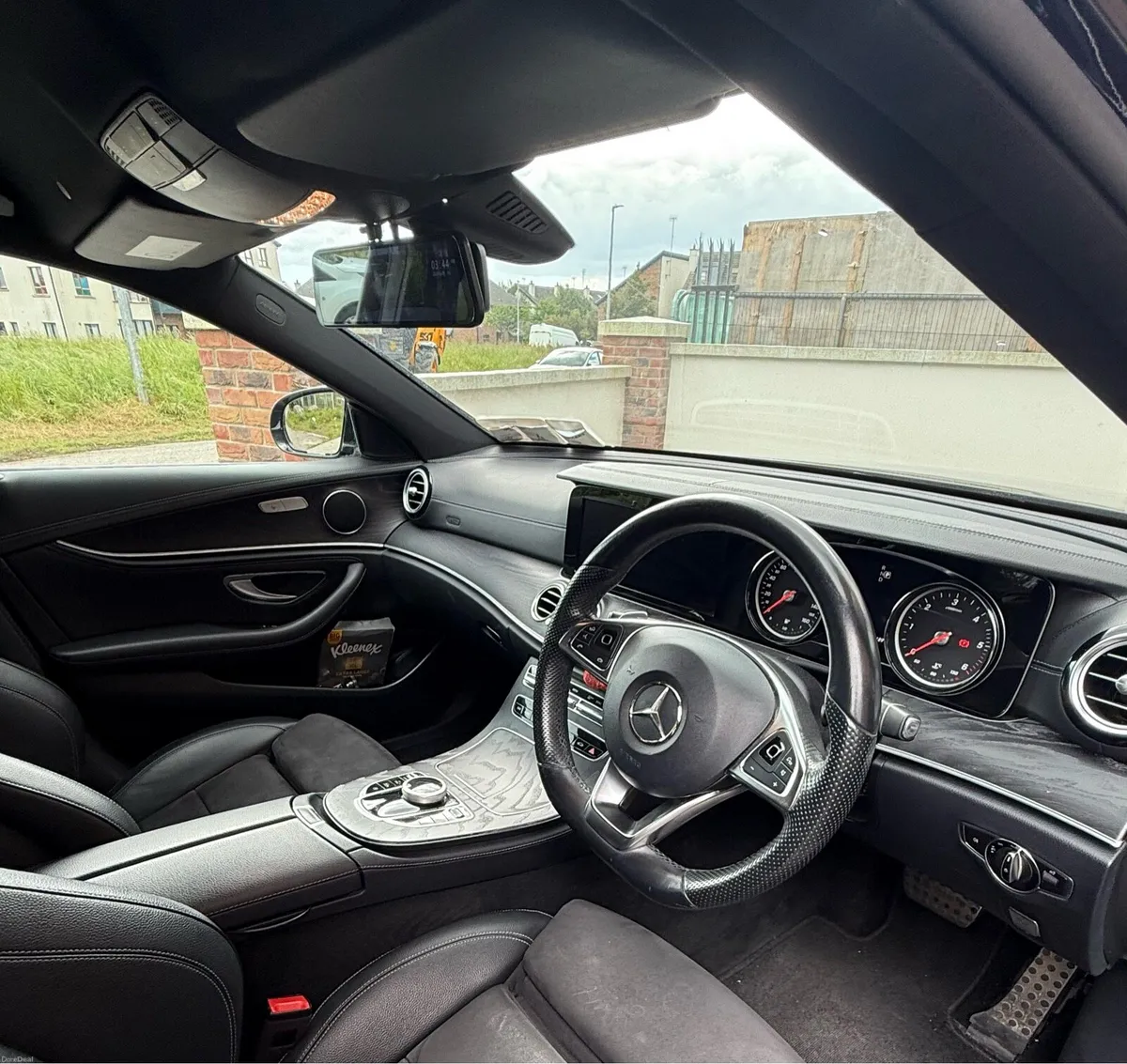 Selling a Mercedes in excellent condition - Image 2