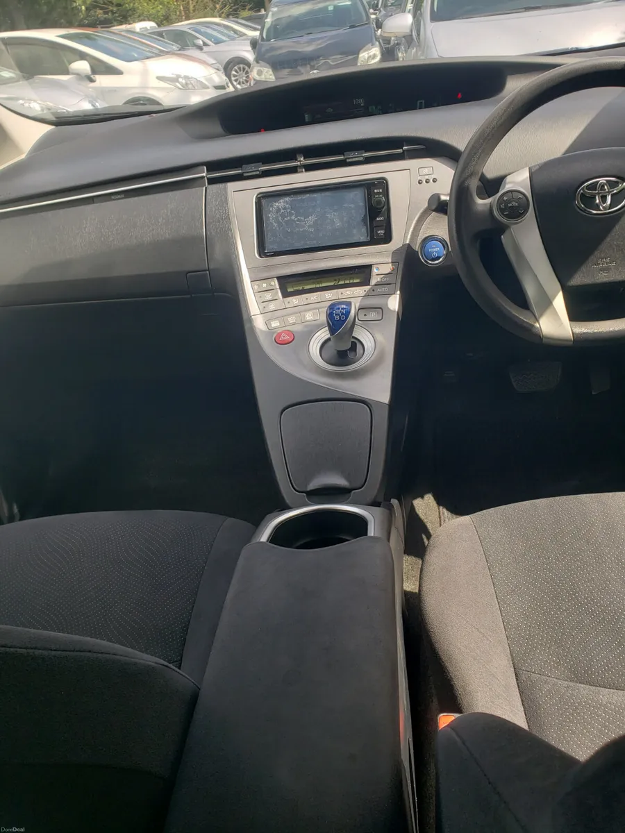 Toyota Prius 2015 - Image 6