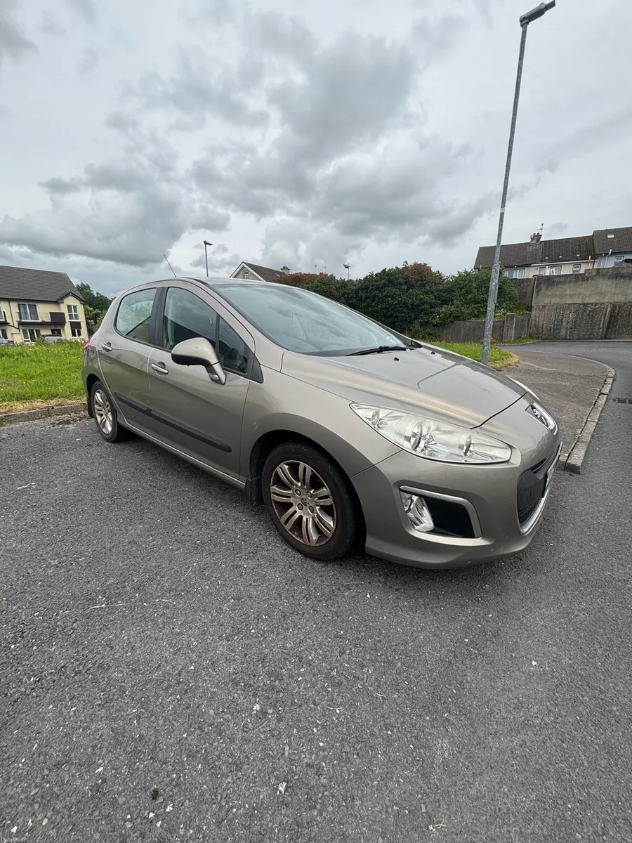 Peugeot 308 - Image 2