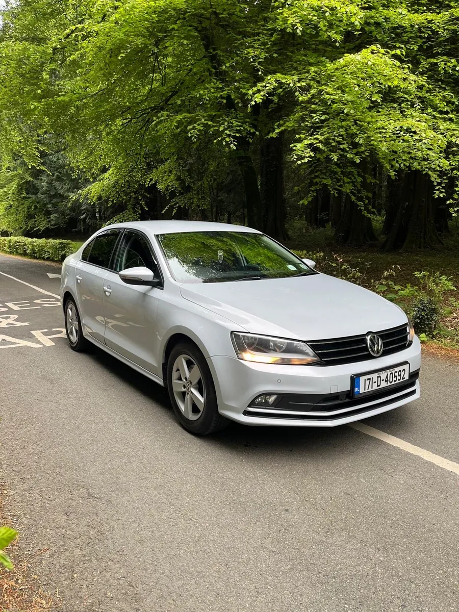 Volkswagen Jetta 2.0L automatic - Image 1