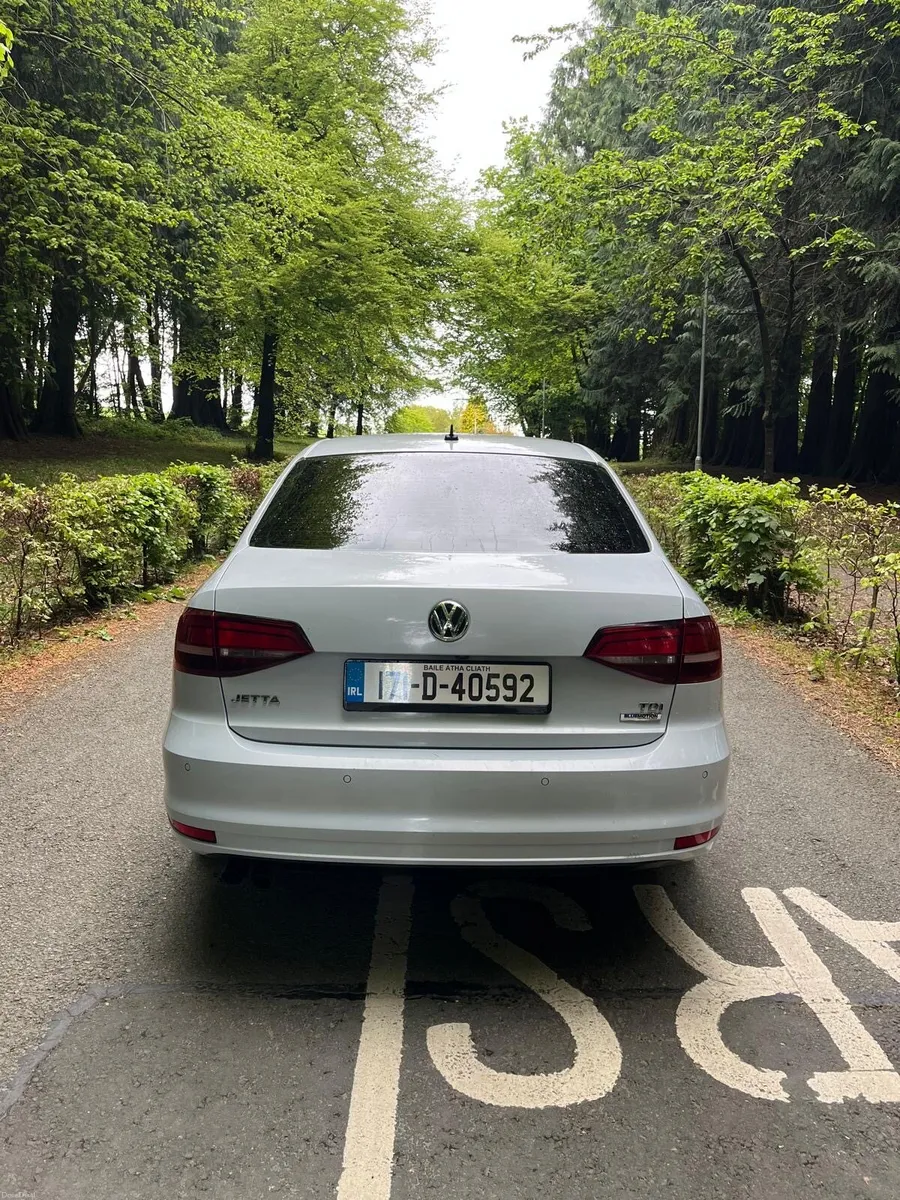 2017 Volkswagen Jetta automatic - Image 5