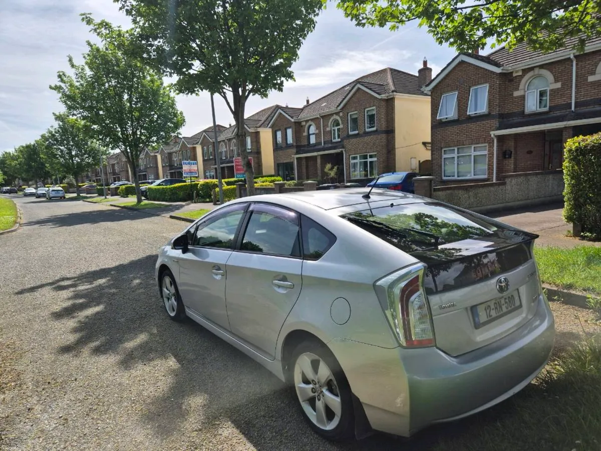 Tayota prius - Image 3
