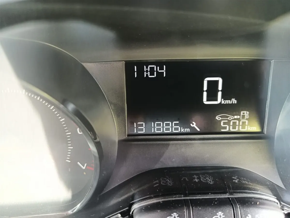 Peugeot 208 2014 - Image 4
