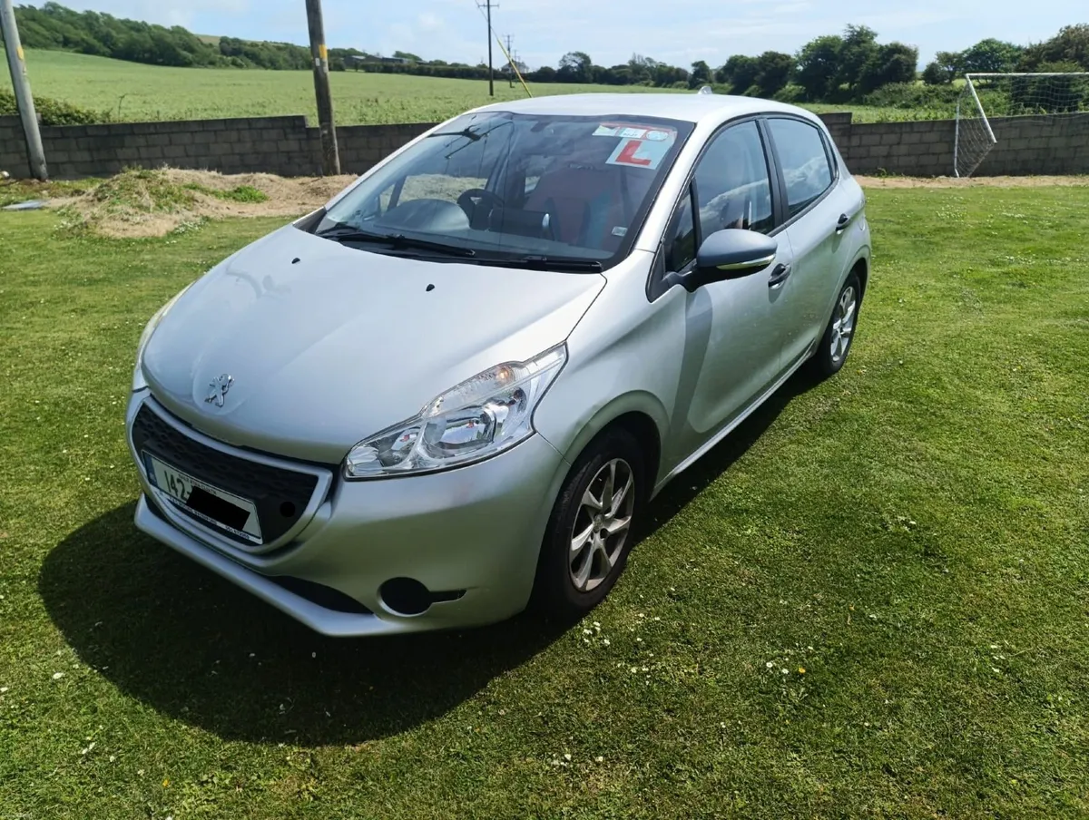 Peugeot 208 2014 - Image 1
