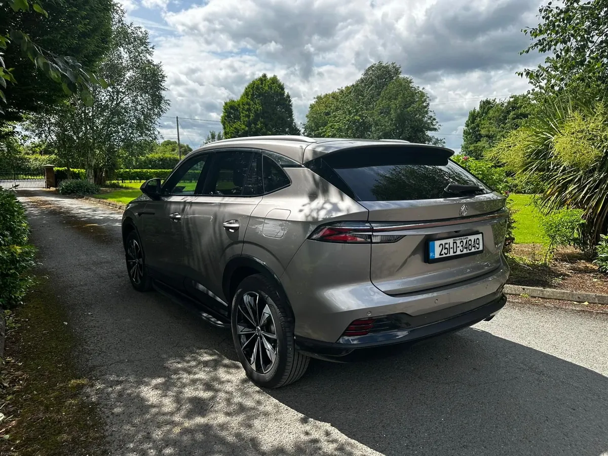 MG HS PHEV - EXCLUSIVE - Image 3