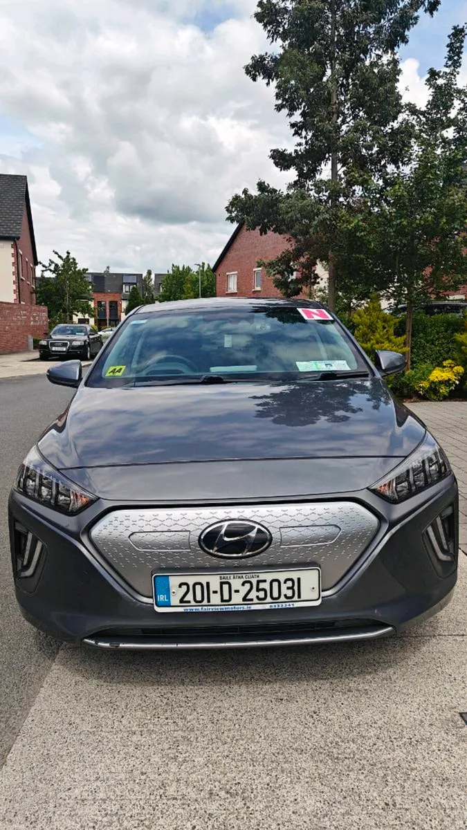 Hyundai Ioniq Electric Premium SE Facelift 38.3 kW - Image 2