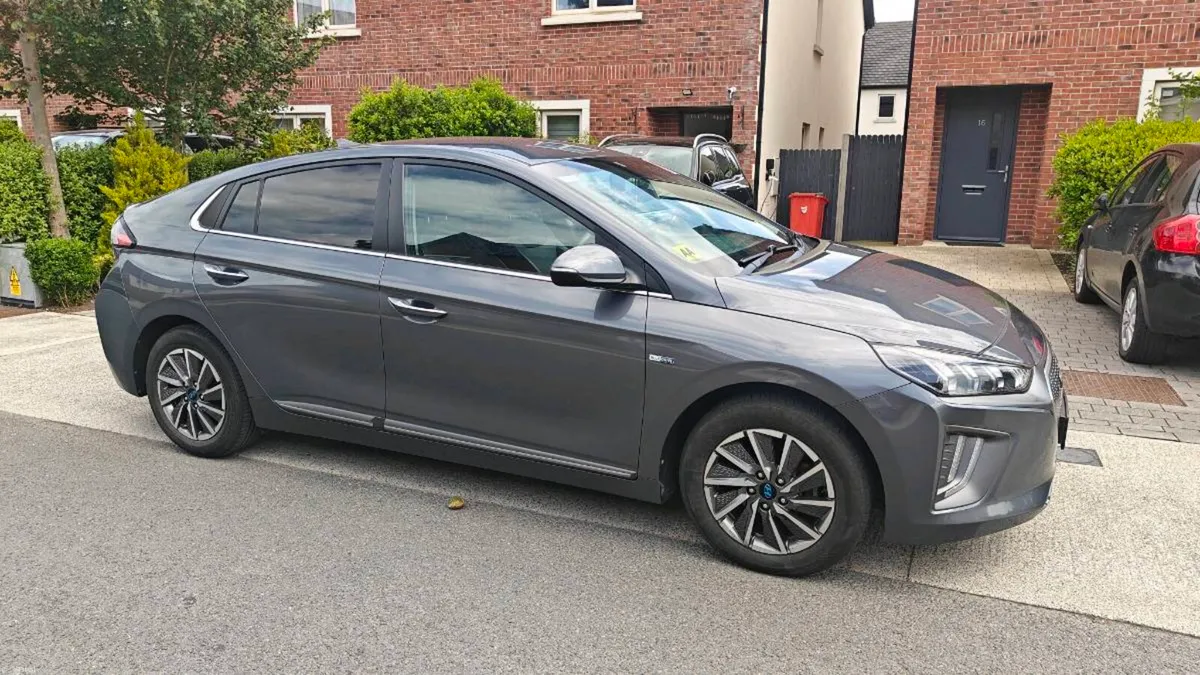Hyundai Ioniq Electric Premium SE Facelift 38.3 kW - Image 4