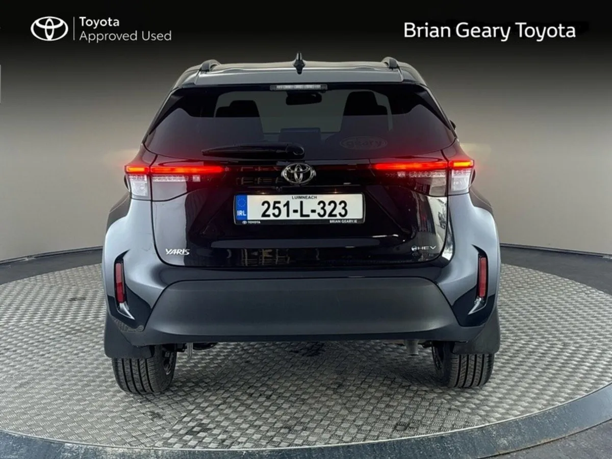 Toyota Yaris Cross HYBRID LUNA SPORT - Image 4