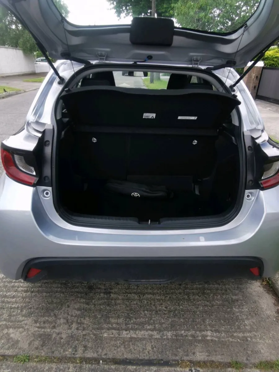 Car - Image 4