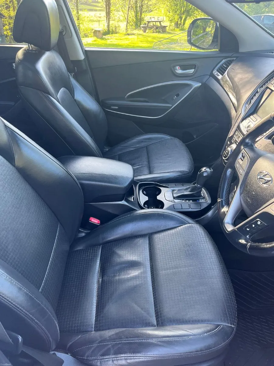 Hyundai Santa Fe 2015 - Image 6