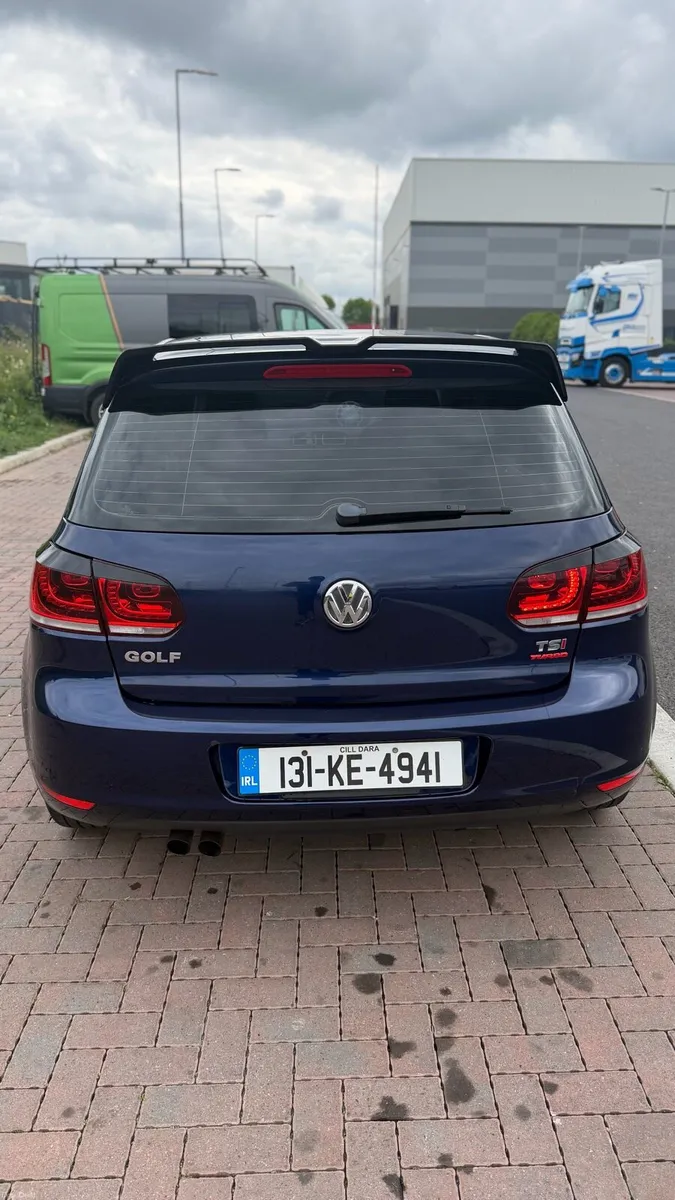 Volkswagen Golf 1.4TSI AUTOMATIC  Very low mileage - Image 4